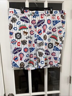 Chicago Cubs White Pinstripe Logo-Print Men’s Shorts